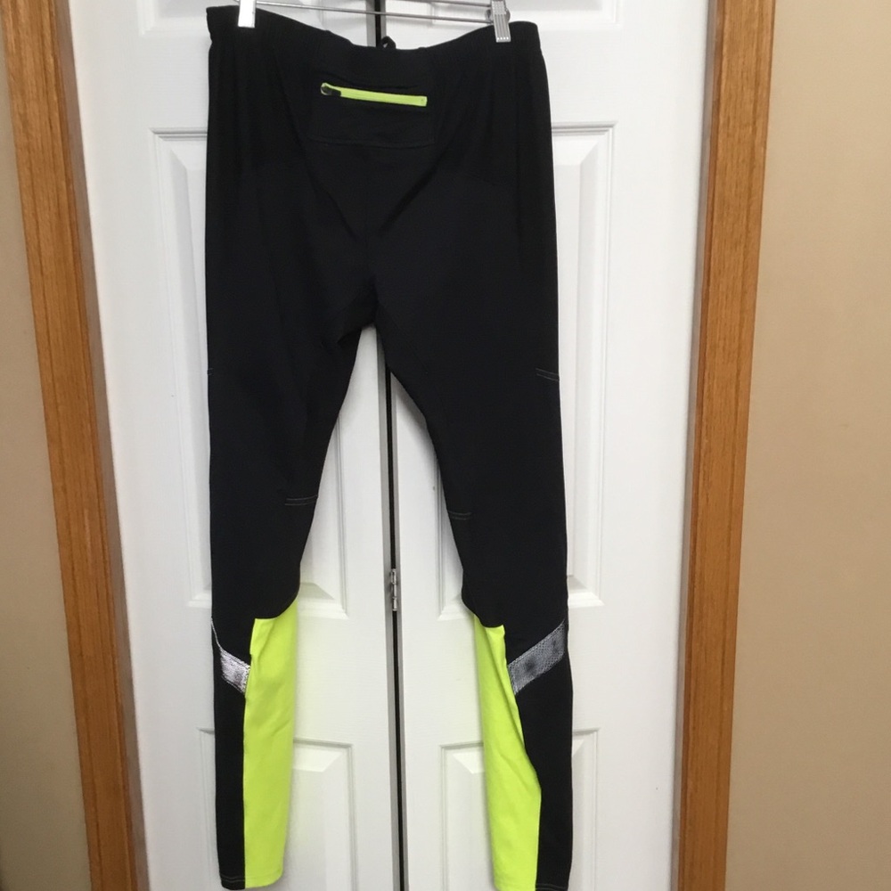 Men’s soft shell running pants. - Picture 2 of 4